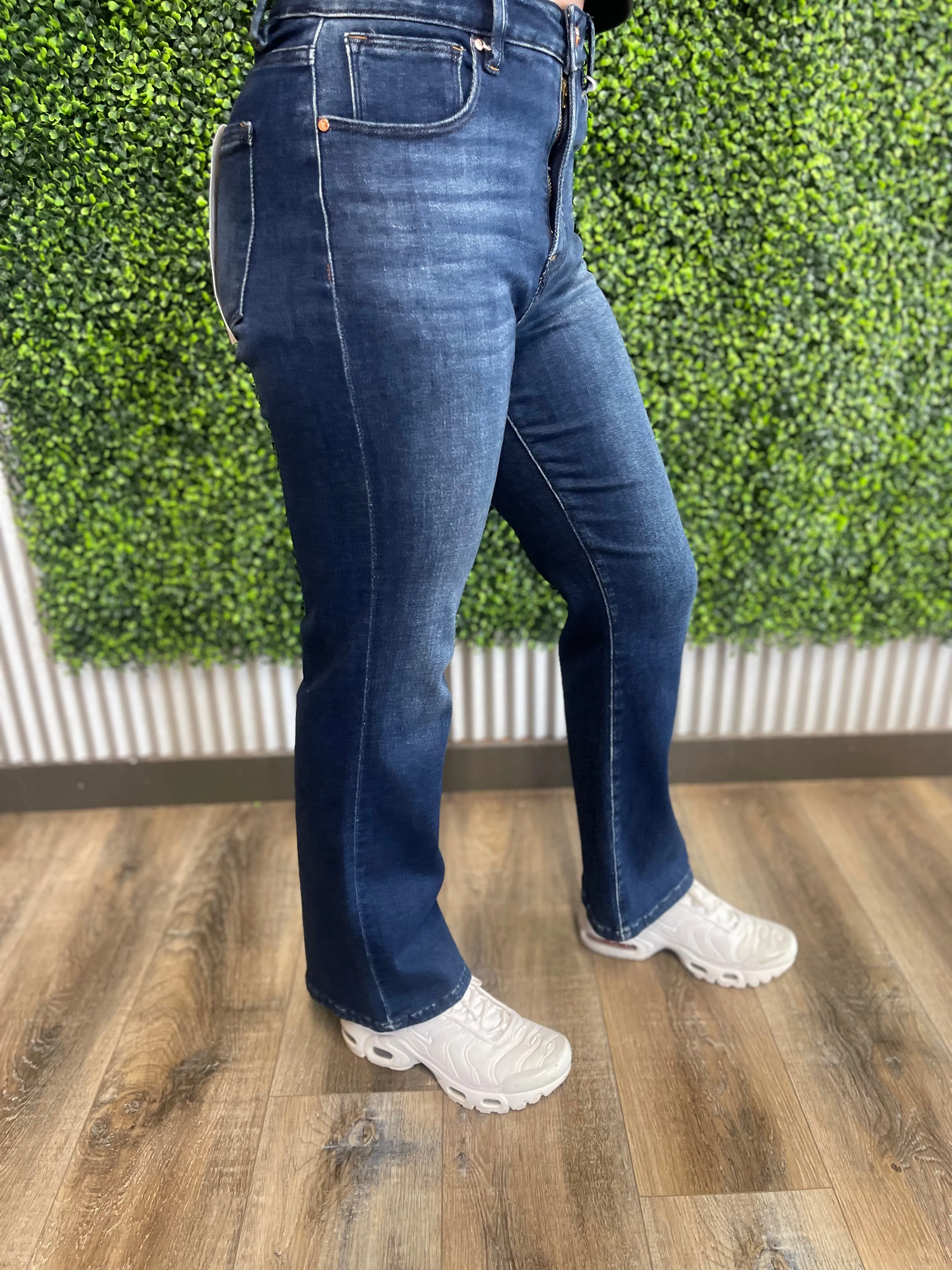 Sculpting Dark Washed Cropped Flare Jeans