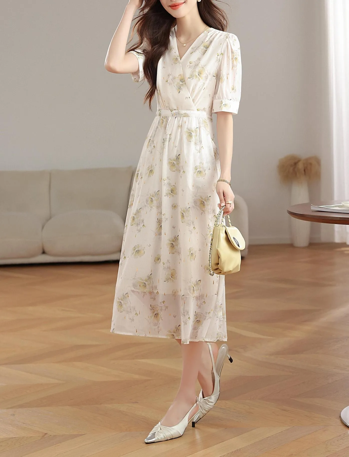 Stylish Women's Dress with Waist-Cinching Ties and Tulle Hem